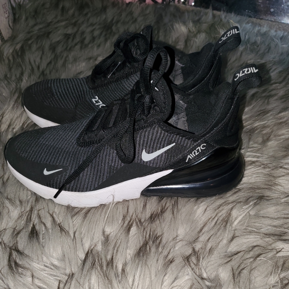 Nike 270